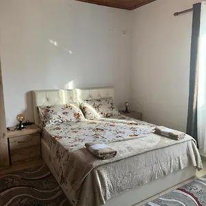 Zefi Rrenc Apartament
